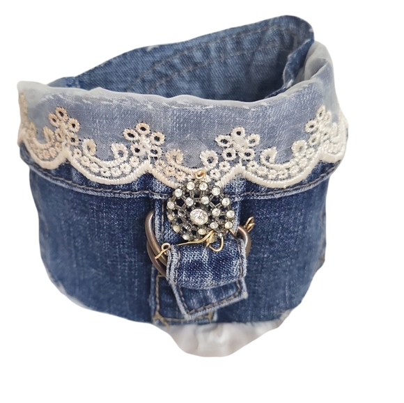 Denim Vintage Floral Scalloped Lace Crystal Button Cuff Bracelet - Picture 1 of 8